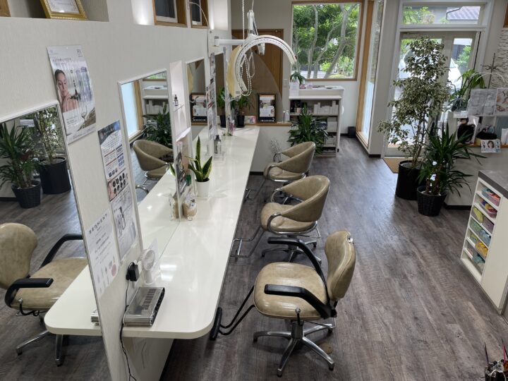 いつもsweet mam hairをご愛顧頂きありがとうございます。 9月12日でsweet mam hairはたくさんのお客様に支えられ20周年の節目を迎える事が出来ます。 心からの感謝のしております。 今後もお客様に満足していただけるよう努力してまいります。 どうぞこれからも変わらぬご愛顧を賜りますようお願い申し上げます。 9月13日〜9月30日まで 感謝の気持ちを込めて ⭐️sweet mam hairの取り扱い商品全品10%OFF ⭐️3,850円以上のお支払いのお客様に空くじなしの抽選会 皆様のお越しお待ちしております。